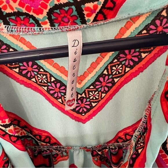 Discreet Colorful Southwest Pattern V-Neck Tunic - Picture 5 of 5